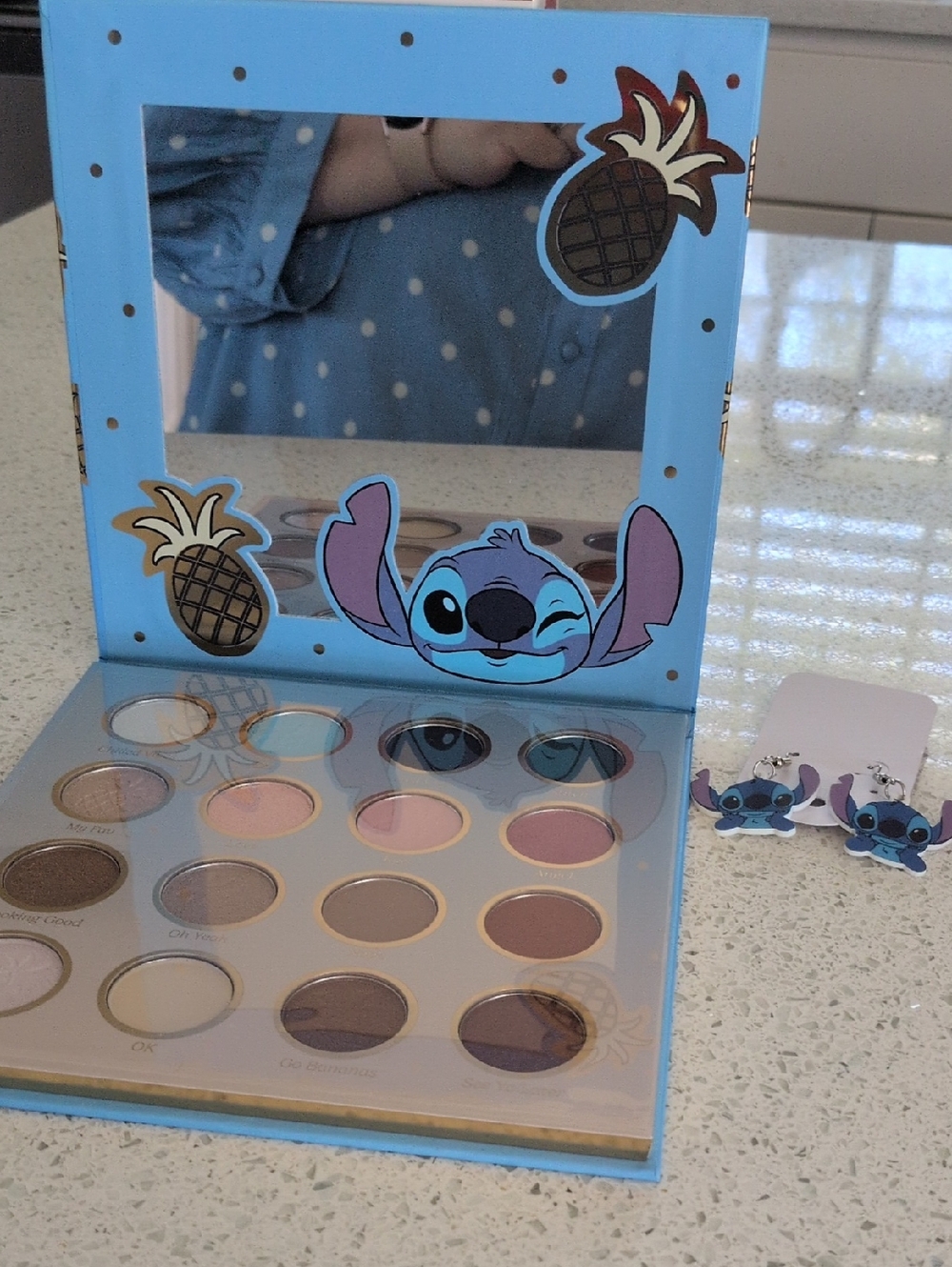 Stitch Pineapple Eyeshadow Palette - Blue ,Plus A Set Of Stitch EARRINGS!